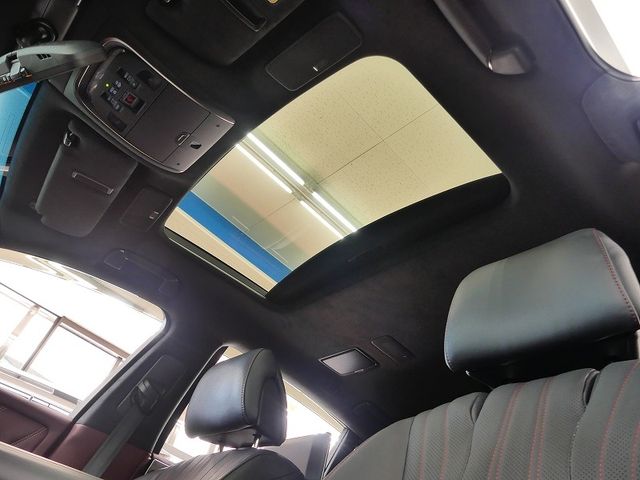 TOYOTA LEXUS LS500H 2021 Image 31