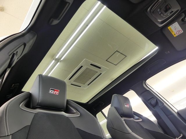 TOYOTA COROLLA CROSS HYBRID 2026 Image 31