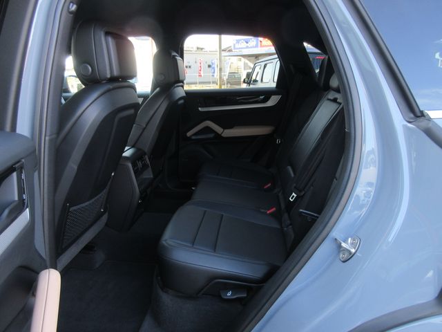 PORSCHE CAYENNE 2024 Image 31