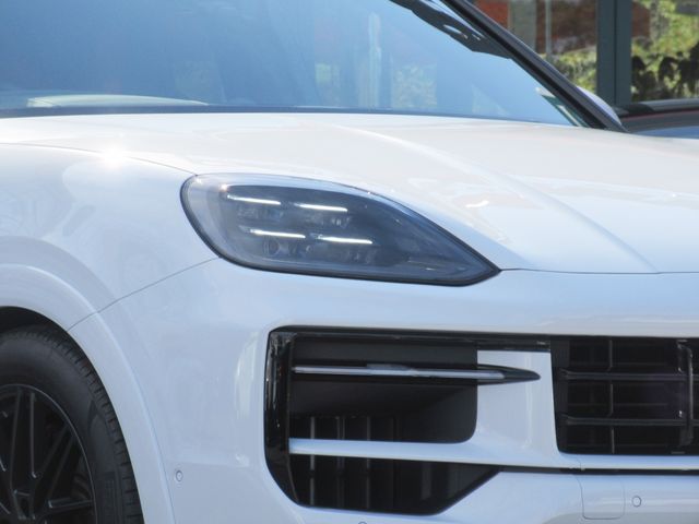 PORSCHE CAYENNE COUP 2024 Image 31