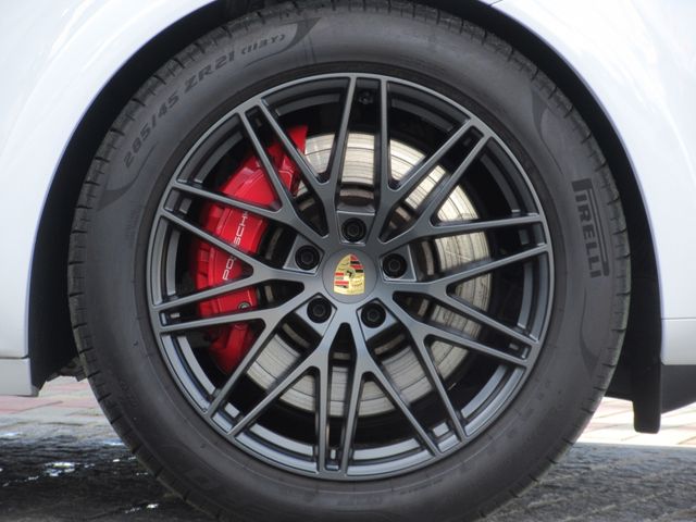 PORSCHE CAYENNE COUP 2024 Image 31