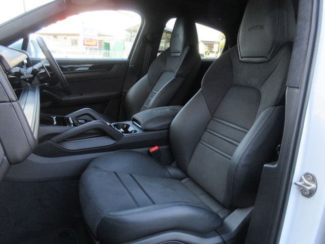 PORSCHE CAYENNE COUP 2024 Image 31