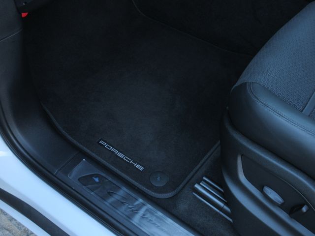 PORSCHE CAYENNE COUP 2024 Image 31