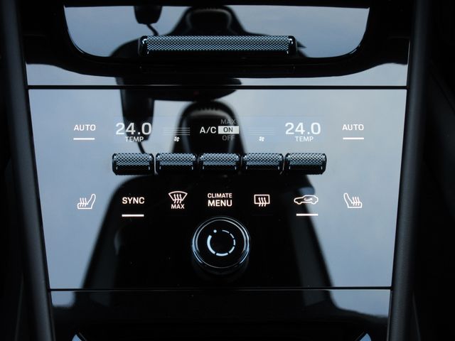 PORSCHE CAYENNE COUP 2024 Image 31