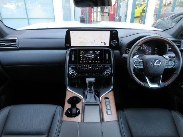 TOYOTA LEXUS LX600 2024 Image 31