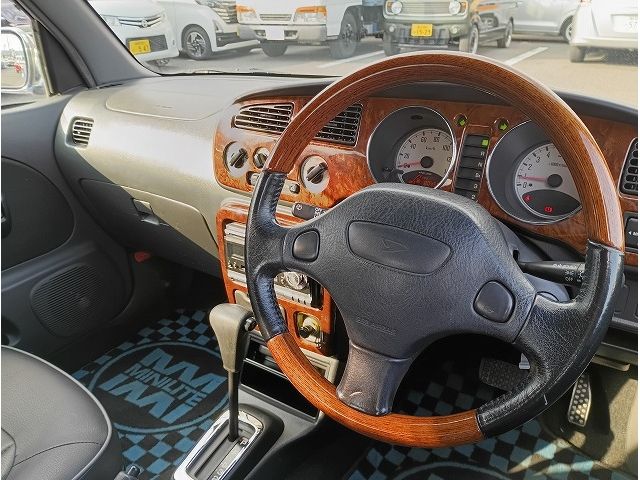 DAIHATSU MIRA GINO 2002 Image 31