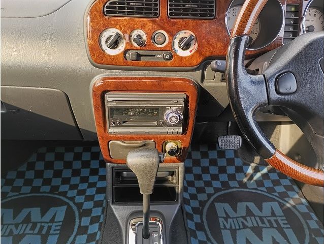 DAIHATSU MIRA GINO 2002 Image 31