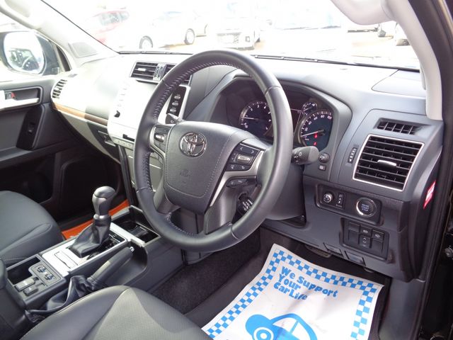 TOYOTA LANDCRUISER PRADO 2022 Image 31