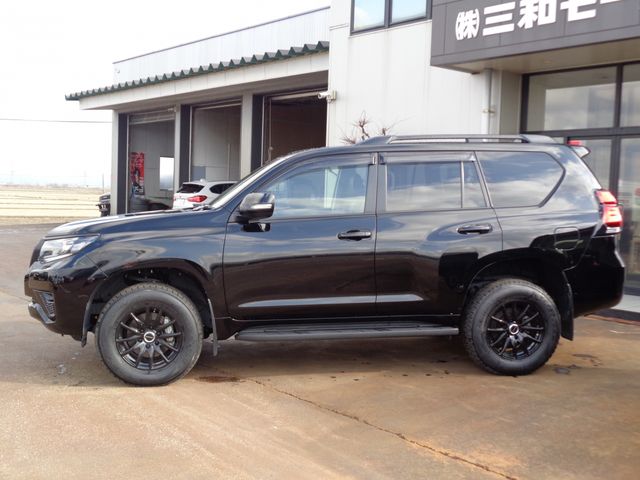 TOYOTA LANDCRUISER PRADO 2022 Image 31