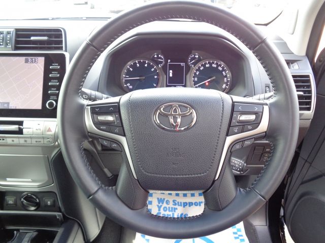 TOYOTA LANDCRUISER PRADO 2022 Image 31