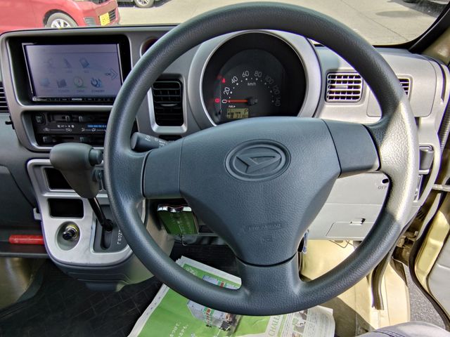 DAIHATSU HIJET DECKVAN 4WD 2016 Image 31