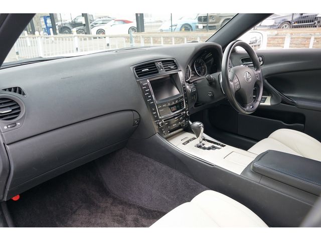TOYOTA LEXUS IS F 2009 Image 31
