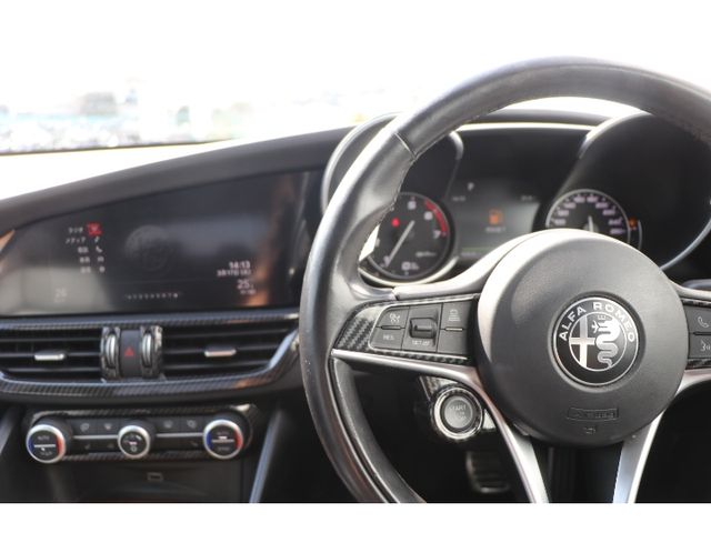 ALFAROMEO GIULIA 2018 Image 31