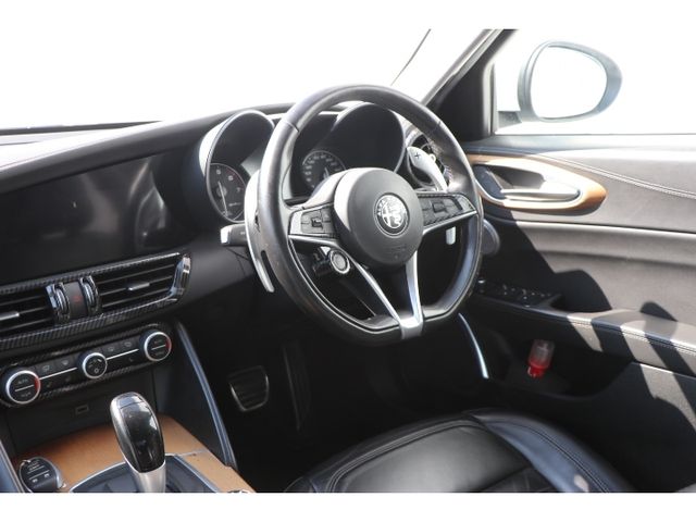 ALFAROMEO GIULIA 2018 Image 31