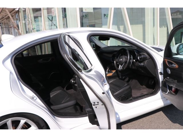 ALFAROMEO GIULIA 2018 Image 31