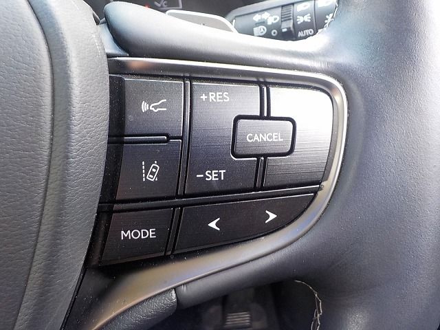 TOYOTA LEXUS ES300H 2019 Image 31