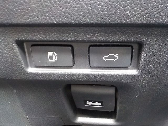 TOYOTA LEXUS ES300H 2019 Image 31