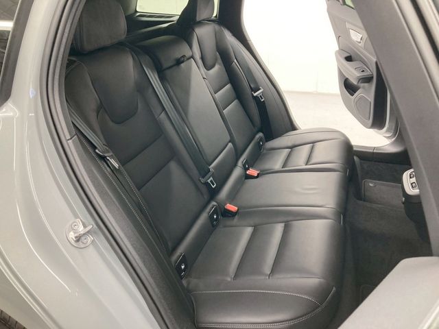 VOLVO V60 2025 Image 31