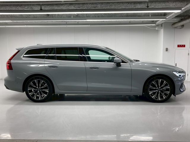 VOLVO V60 2025 Image 31