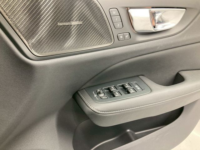 VOLVO V60 2025 Image 31