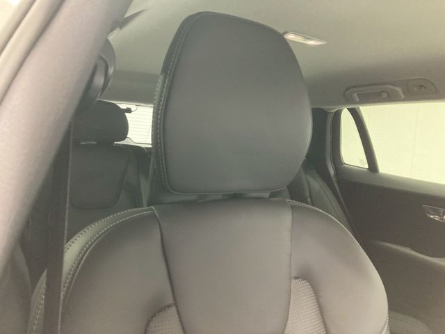 VOLVO V60 2025 Image 31