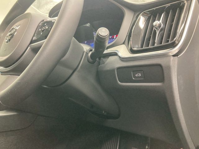 VOLVO V60 2025 Image 31