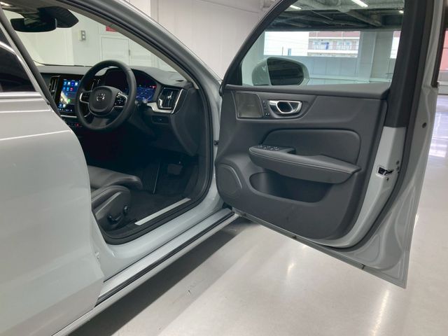 VOLVO V60 2025 Image 31