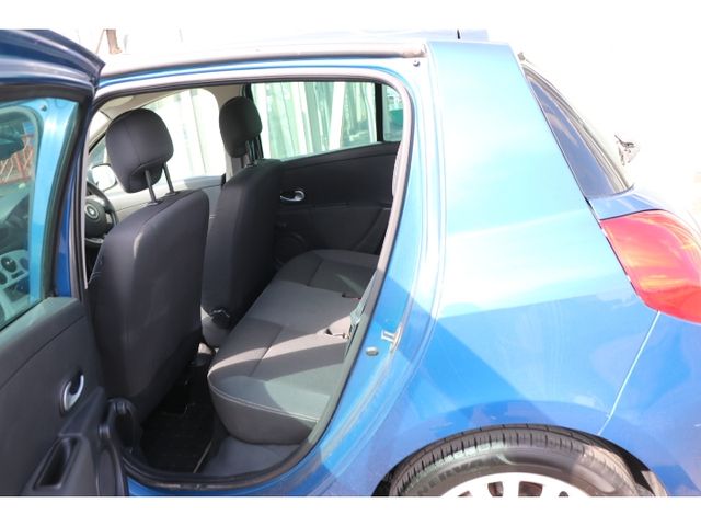 RENAULT LUTECIA 2011 Image 31