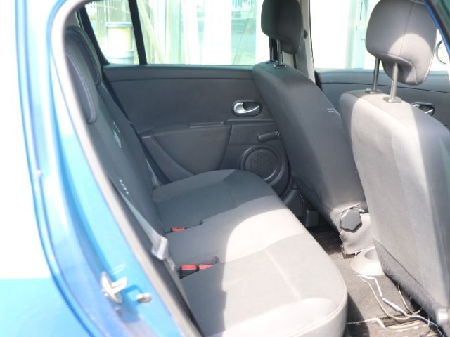 RENAULT LUTECIA 2011 Image 31