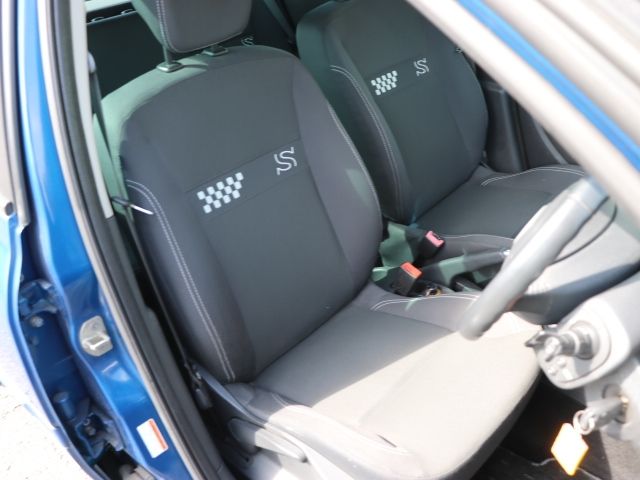 RENAULT LUTECIA 2011 Image 31