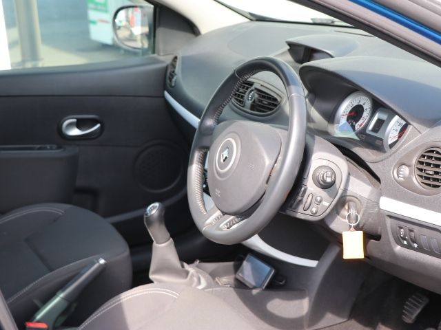 RENAULT LUTECIA 2011 Image 31