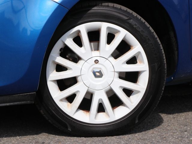 RENAULT LUTECIA 2011 Image 31