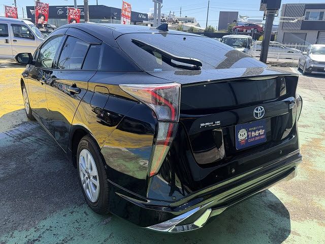 TOYOTA PRIUS 2017 Image 31