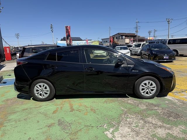 TOYOTA PRIUS 2017 Image 31