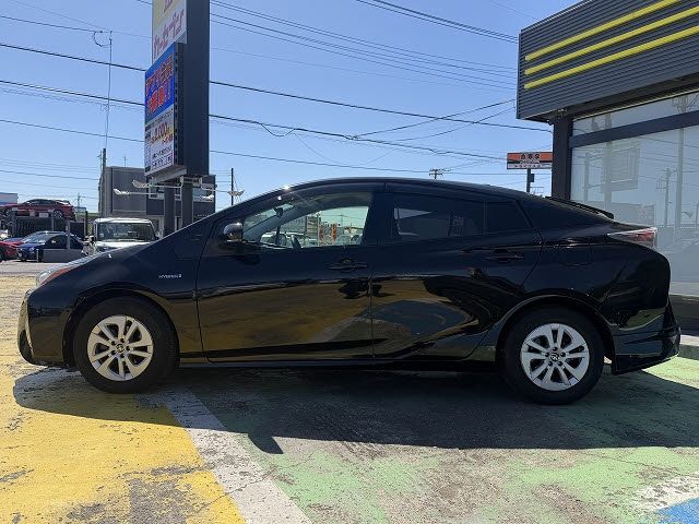 TOYOTA PRIUS 2017 Image 31
