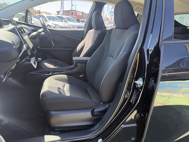 TOYOTA PRIUS 2017 Image 31