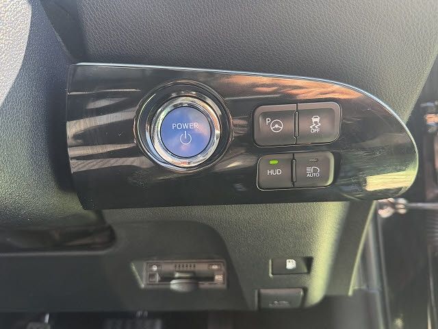 TOYOTA PRIUS 2017 Image 31