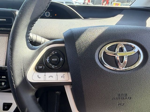 TOYOTA PRIUS 2017 Image 31