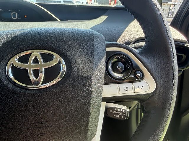 TOYOTA PRIUS 2017 Image 31