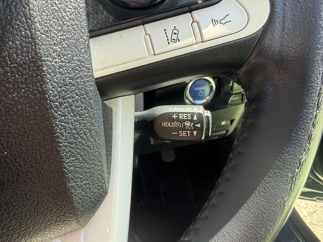 TOYOTA PRIUS 2017 Image 31