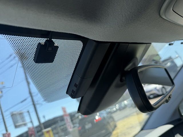 TOYOTA PRIUS 2017 Image 31