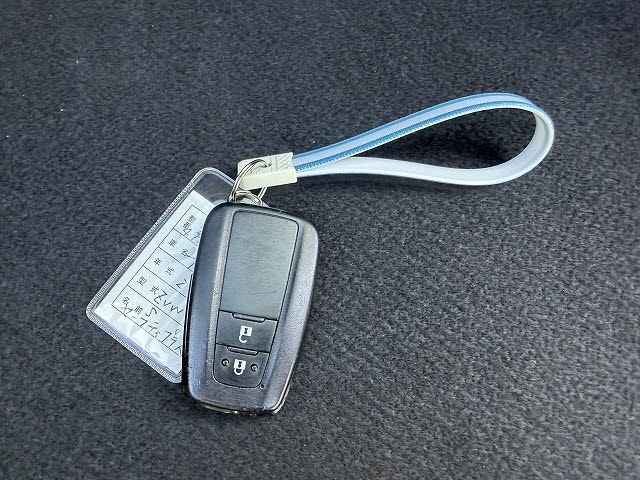 TOYOTA PRIUS 2017 Image 31