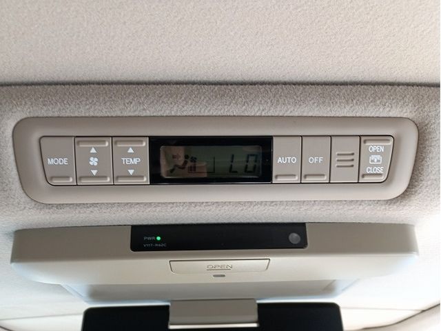 TOYOTA ESTIMA 2013 Image 31