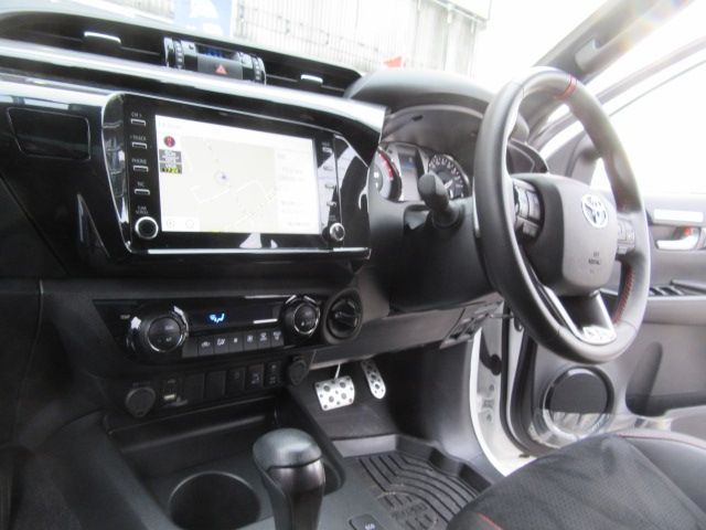 TOYOTA HILUX 4WD 2023 Image 31