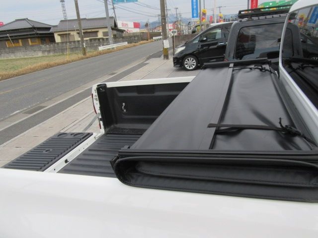 TOYOTA HILUX 4WD 2023 Image 31