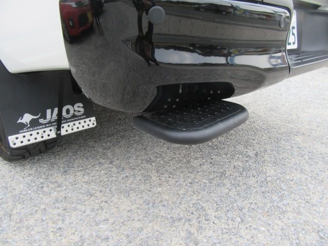 TOYOTA HILUX 4WD 2023 Image 31