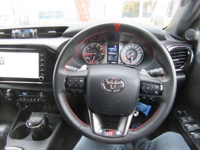 TOYOTA HILUX 4WD 2023 Image 31