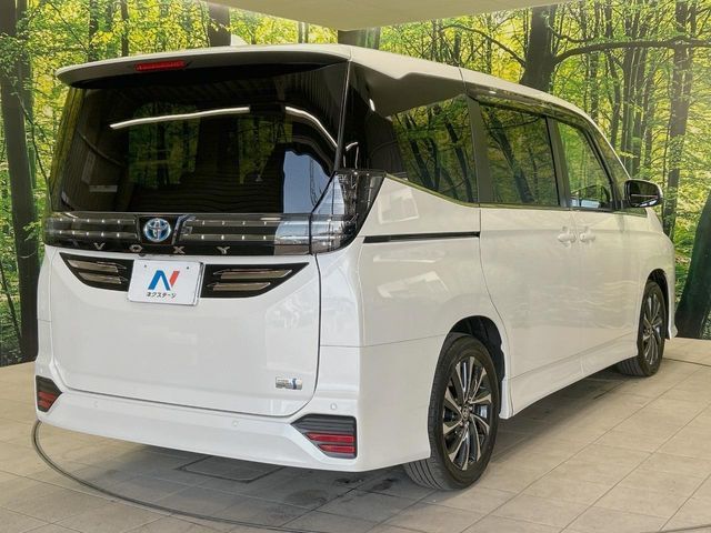 TOYOTA VOXY HYBRID 2024 Image 31