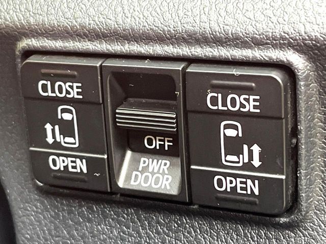 TOYOTA SIENTA HYBRID 2018 Image 31