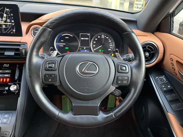 TOYOTA LEXUS IS300H 2023 Image 31